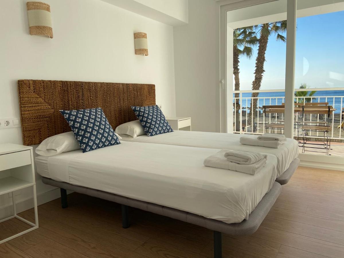 Malagueta Beach Front Mediterranean Apartment Málaga Dış mekan fotoğraf